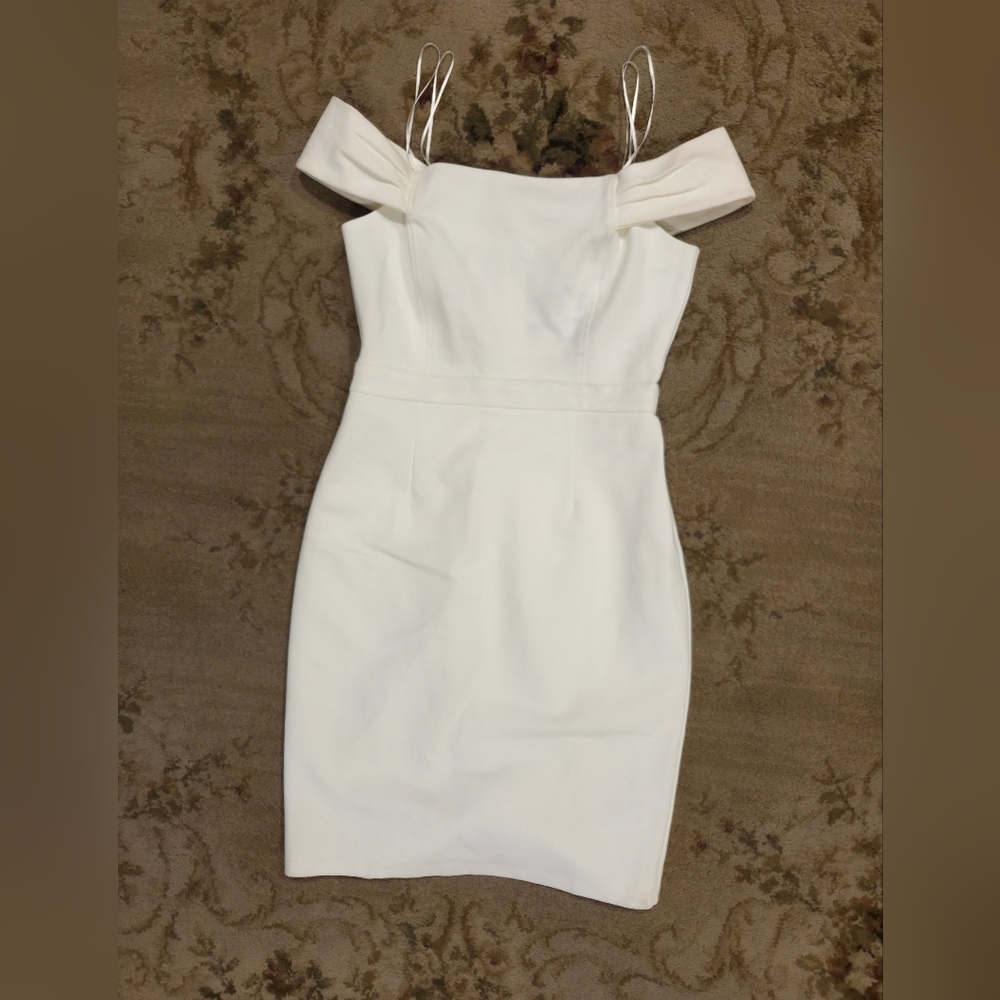 NWT Adelyn Rae Ivory Off Shoulder Dress Size Small - Picture 1 of 4